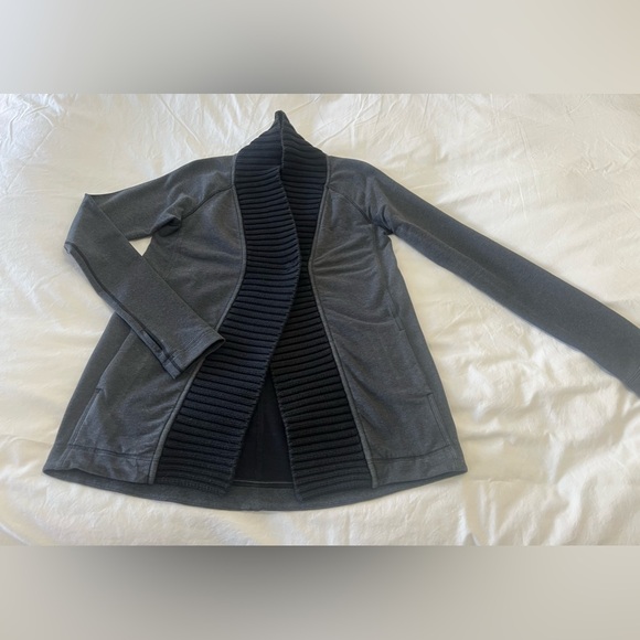 lululemon athletica Tops - Lululemon Womens SZ 6 | Gray Heathered Bliss Break Jacket Yoga Cardigan One Snap
